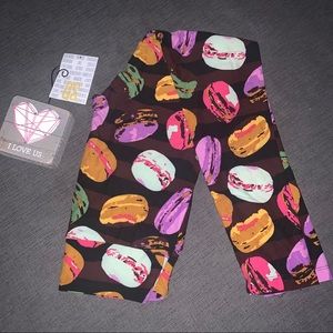 3/$30 💕 NWOT OS Macaron